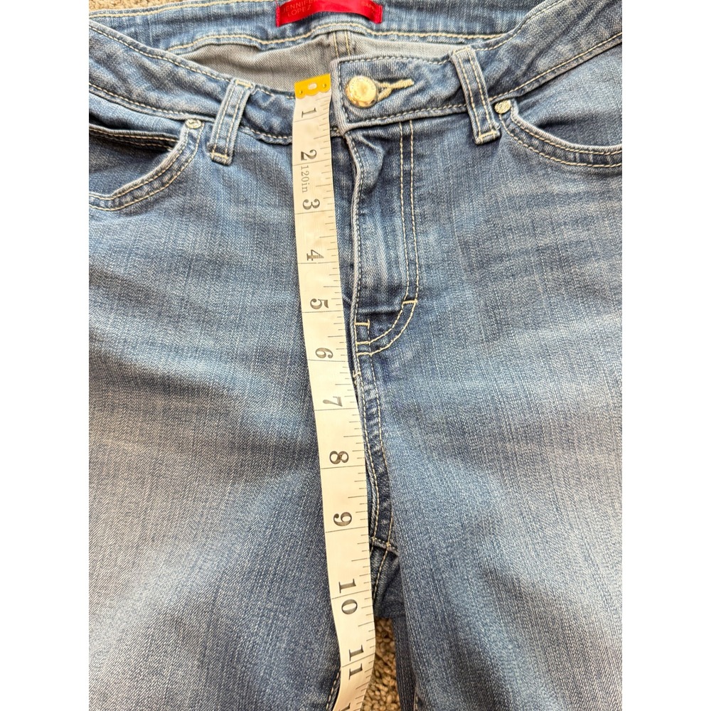 Jennifer Lopez JLO Women's Medium Wash Frayed Raw Hem Denim Capri Jeans Size 10 - Picture 5 of 7